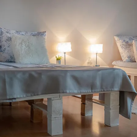 Vadszolo Apartmanhaz Holiday home Gyomaendrod